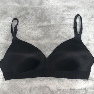 PINK VS Black bra! SUPER comfy and hardly worn!